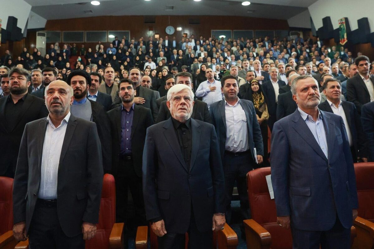 آیین تکریم و معارفه وزرای پیشین و جدید تعاون، کار و رفاه اجتماعی با حضور معاون اول رئیس جمهور در محل این وزارتخانه برگزار شد.