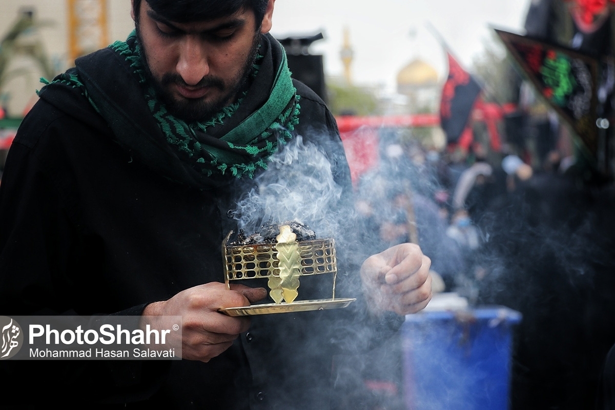 شهردار مشهدمقدس گفت: در میدان شهدا حسینه ایران برپا شده که ۶۰ موکب از سراسر کشور در این حسینه استقرار یافتند تا در دهه پایانی ماه صفر به زائران ارائه خدمت کنند.