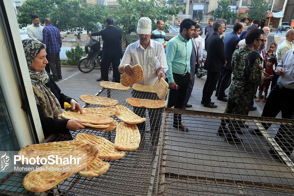 مدیر عامل سازمان از ایجاد ۱۲ جایگاه ارزاق عمومی و ۶ جایگاه نانوایی سیار در اطراف حرم مطهر رضوی خبر داد.