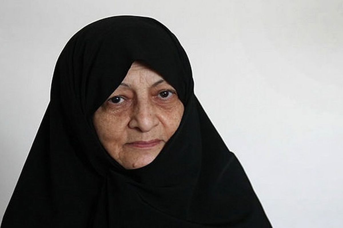 رئیس بنیاد شهید و امور ایثارگران گفت: می‌خواستیم از همسر شهید رجایی اجازه بگیریم که برای قدردانی برویم خدمتشان. اما ایشان فرمودند: «چون خانه ما استیجاری است، رعایت مالک ساختمان را می‌کنیم و رفت‌ و آمدها را محدود نگه می‌داریم.»