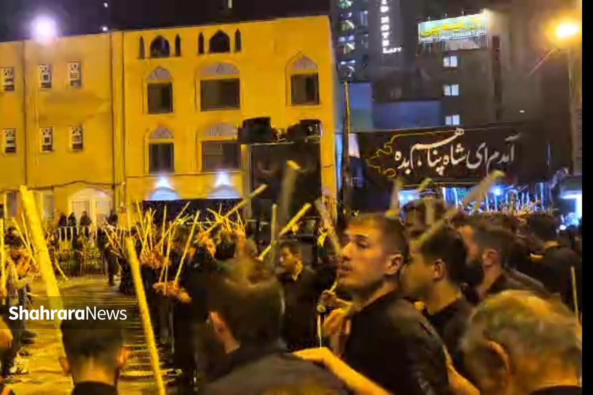 در شب رحلت پیامبر اسلام (ص) و شهادت امام حسن مجتبی علیه السلام هیئت عزاداران حسينيه و عباسیه باسمنج از تبريز در ابتدای خیابان شیرازی و نزدیکی حرم مطهر رضوی مراسم عزاداری سنتی مخصوص خود را انجام دادند.