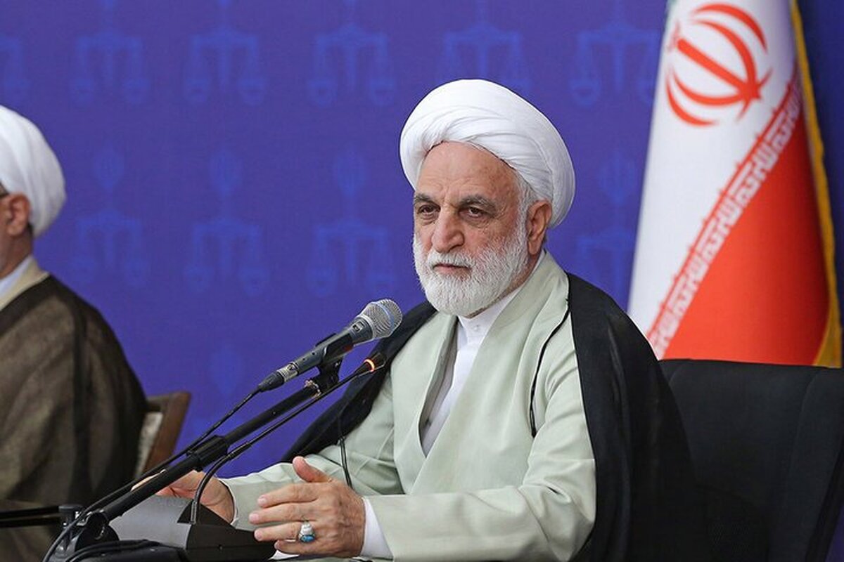 رئیس قوه قضاییه گفت: تاکیدات مؤکد و مستمر ما خطاب به مقامات و مسئولان قضایی ذی‌صلاح آن است که تا آنجا که مقدور و ممکن است، وفق موازین قانونی، از به زندان انداختن متهمانی که به زندان رفتن آنها ضرورتی ندارد، اجتناب کنند.