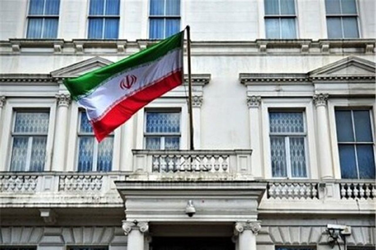 سفارت ایران در لندن در پیامی در واکنش به عملکرد دولت انگلیس در قبال ایران نوشت که اگر اکنون رییسعلی دلواری هم زنده بود برخی مقام‌های بریتانیا می خواستند به جرم مقاومت در مقابل اشغال‌گری‌شان، او را تروریست بنامند و نامش را در لیست گروه‌ها و اشخاص تروریستی قرار دهند.