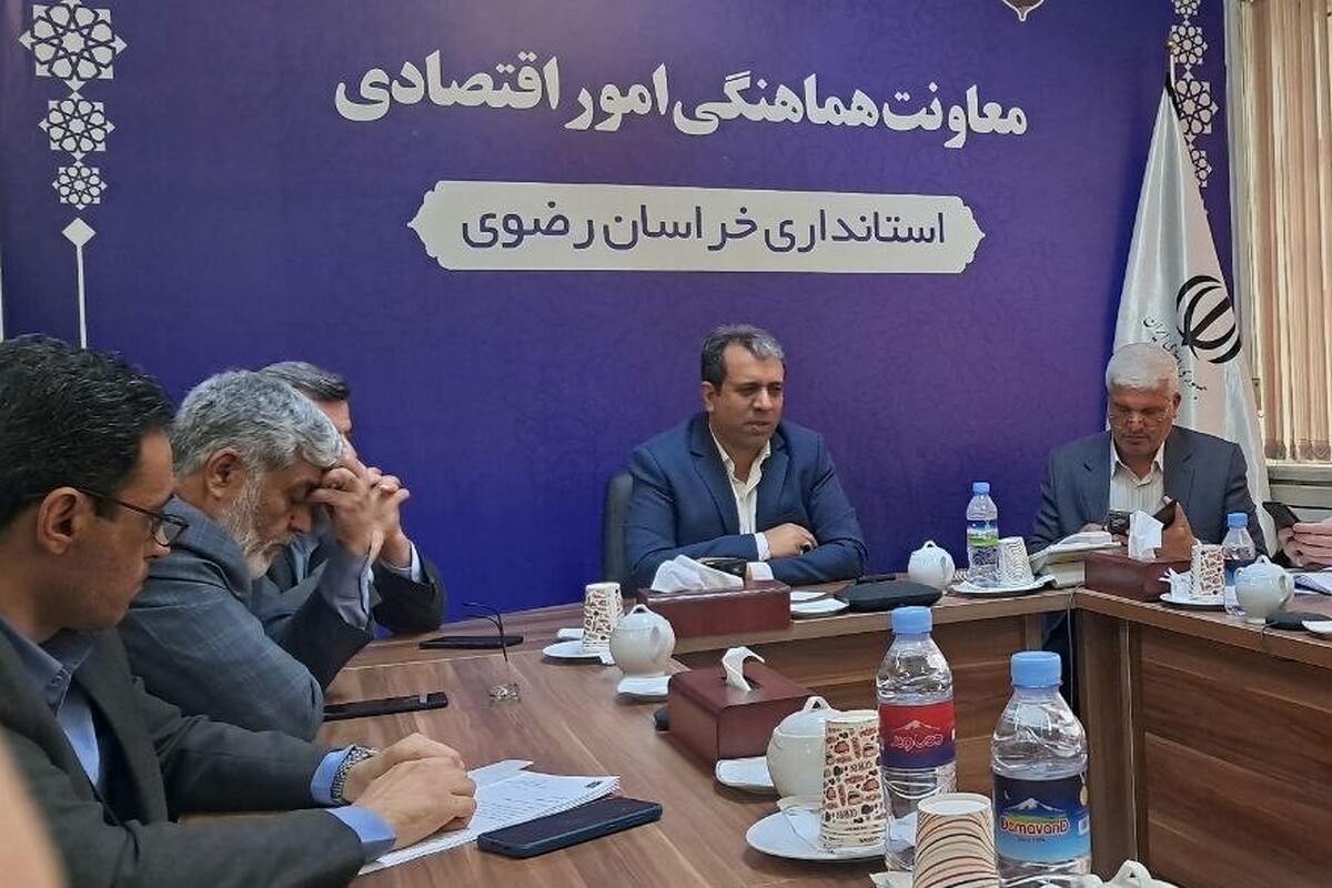 معاون هماهنگی امور اقتصادی استانداری خراسان‌رضوی بر رفع مشکلات کامیون‌داران در مرز دوغارون تأکید کرد.