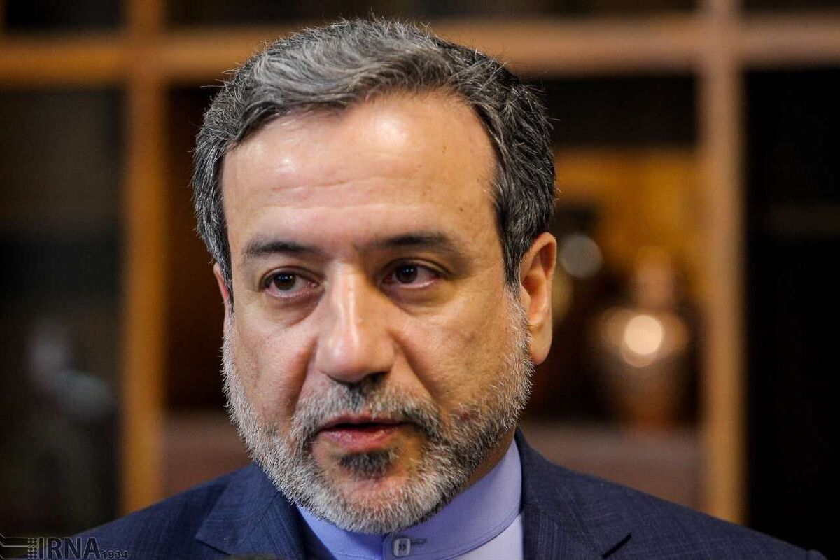 وزیر خارجه جمهوری اسلامی ایران خطاب به همتای انگلیسی خود تاکید کرد که ایران از حق قطعی خود برای پاسخ به اقدام جنایتکارانه و تروریستی رژیم صهیونیستی چشم پوشی نخواهد کرد.