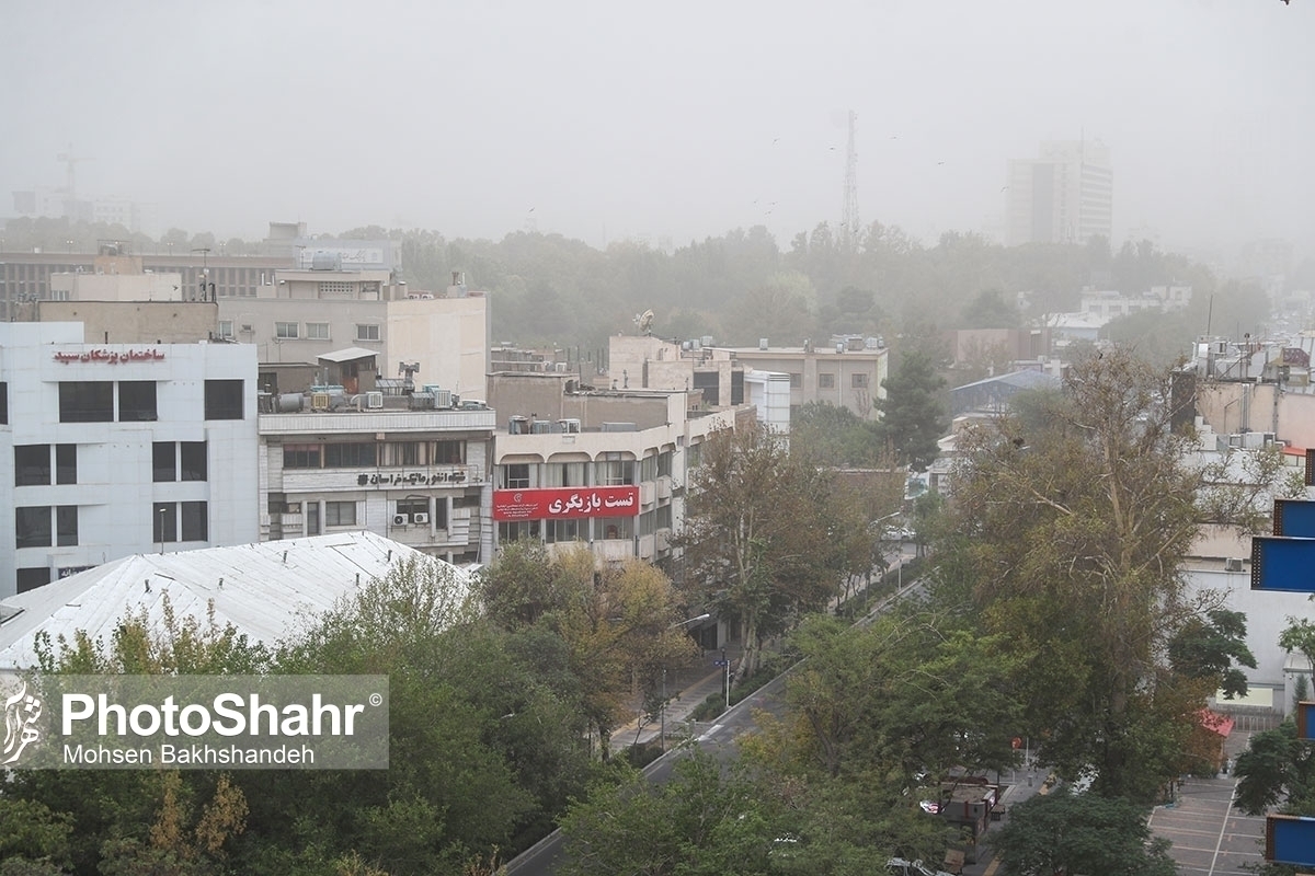 کارشناس مرکز پیش بینی هواشناسی خراسان رضوی گفت: وزش باد در استان از روز جمعه شدت می‌یابد و غالب نقاط خراسان رضوی درگیر می‌شوند به‌طوری‌که امکان انتقال گردوغبار به نواحی مرکزی استان وجود دارد.