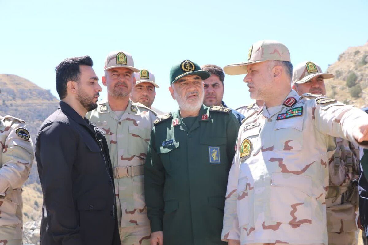 فرمانده کل سپاه پاسداران انقلاب اسلامی از مرز‌های خراسان رضوی و پست و کنترل مرزی و بخش‌هایی دیگر بازدید کرد.