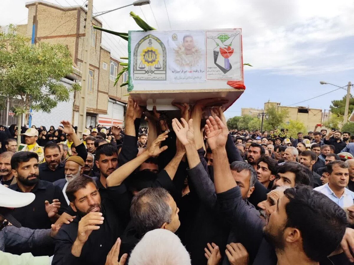 پیکر  شهید مرزبانی سرباز وظیفه امیر ابراهیم‌زاده در شهرستان زاوه واقع در جنوب خراسان رضوی تشییع و در زادگاهش صفی‌آباد به خاک سپرده شد.