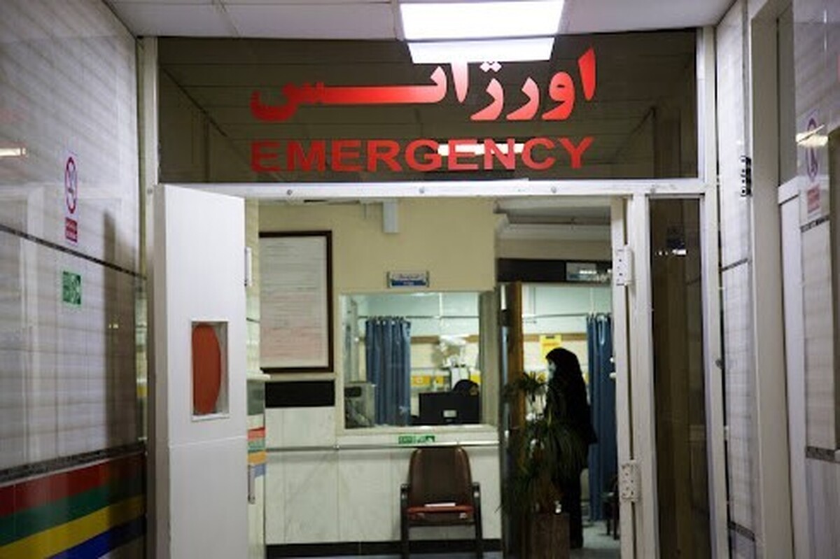 ویدئویی منتشر شده نشان می دهد یک کودک توسط نیروهای اورژانس اصفهان در مقابل یکی از پایگاه‌های اورژانس نجات پیدا کرد.