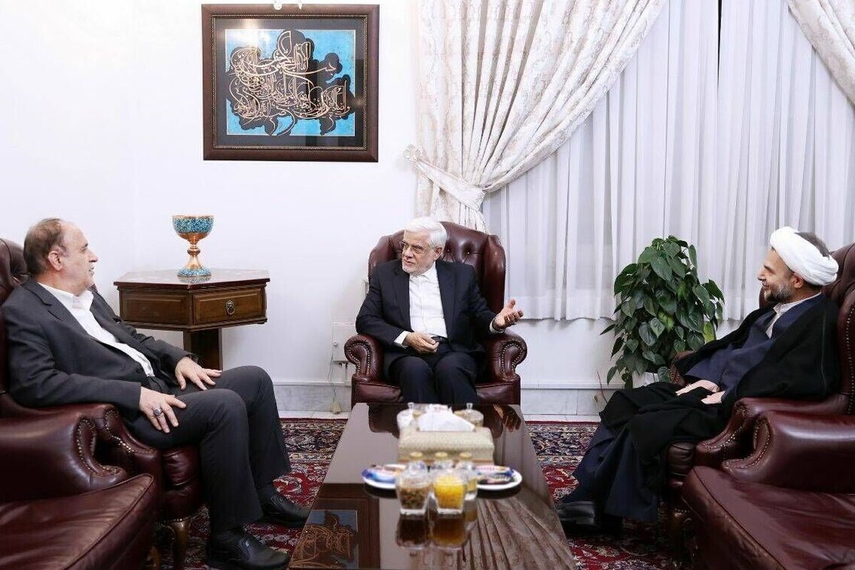 معاون‌اول رئیس‌جمهور گفت: رشد هشت‌درصدی و هموارکردن مسیر اجرای برنامه هفتم توسعه یقیناً نیاز به هم‌فکری سه قوه و همه دستگاه‌ها دارد که در این مسیر، نقش معاونان اول بسیار پررنگ است.