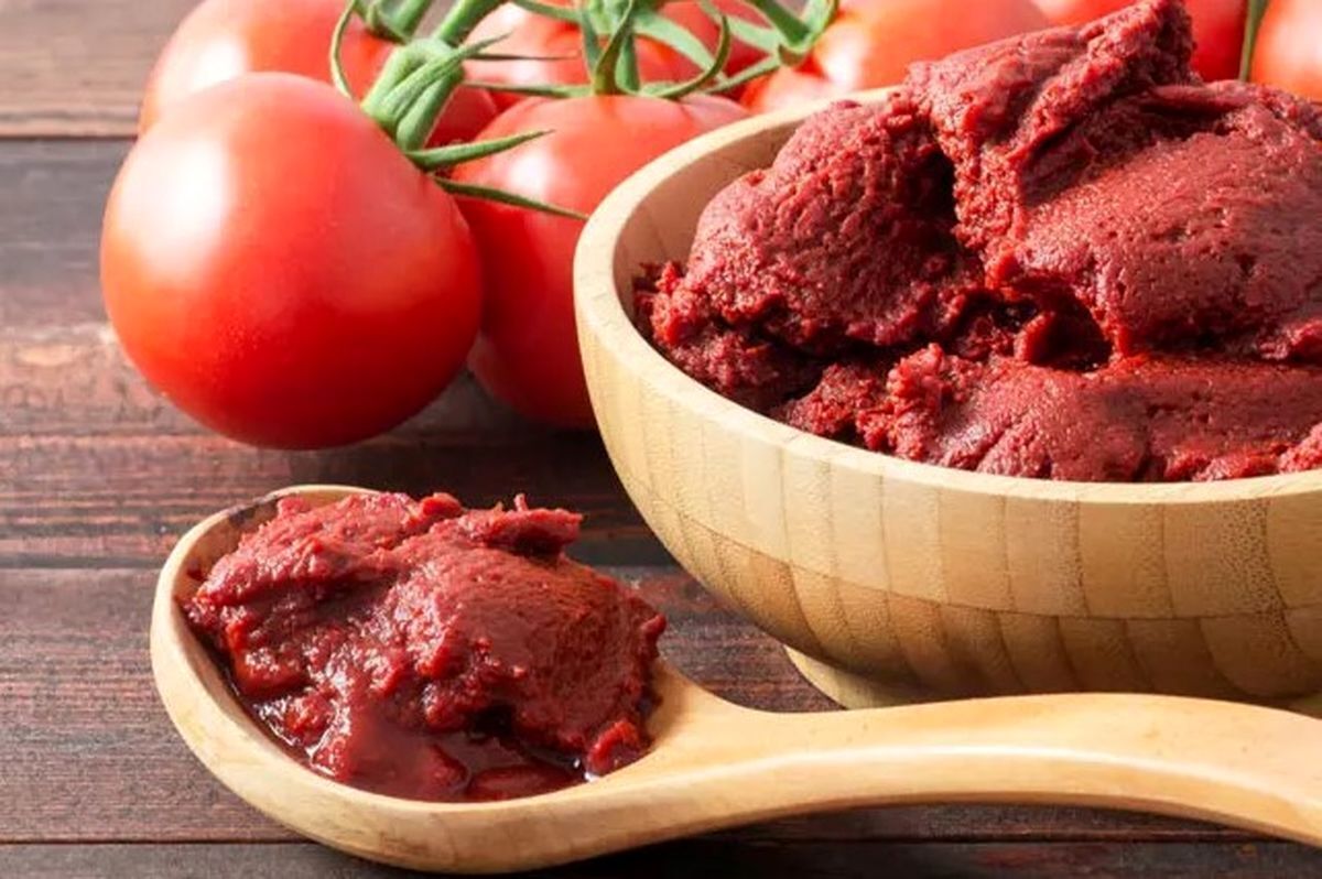 شهریور ماه فصل تهیه رُب خانگی ست و بعضی از همشهریان رُب خانگی را به رُب کارخانه‌ای ترجیح می‌دهند.
