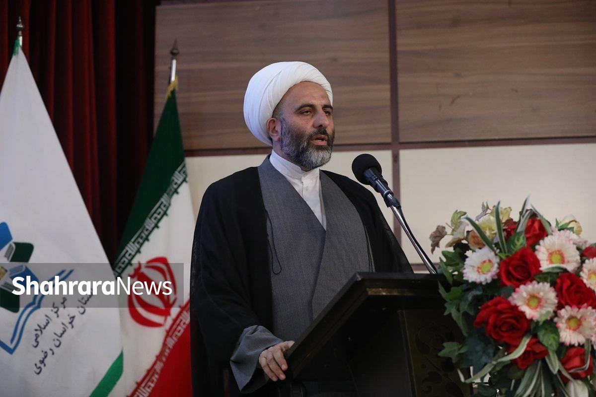 معاون فرهنگی، اجتماعی و زیارت استانداری خراسان‌رضوی با تأکید بر لزوم حفظ وحدت در شرایط امروز، بیان داشت: وحدت اسلامی و حمایت از مظلومان نباید در چالش‌های روزمره گم شود.