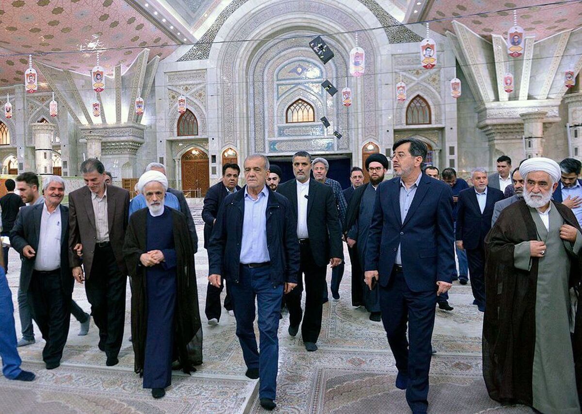 اعضای  هیئت دولت چهاردهم با آرمان‌های بنیانگذار جمهوری اسلامی تجدید میثاق کردند.