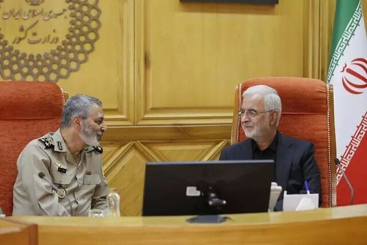 وزیر کشور و فرمانده کل ارتش، بر لزوم تقویت همکاری‌های مشترک برای تامین امنیت مرز‌ها تاکید کردند.