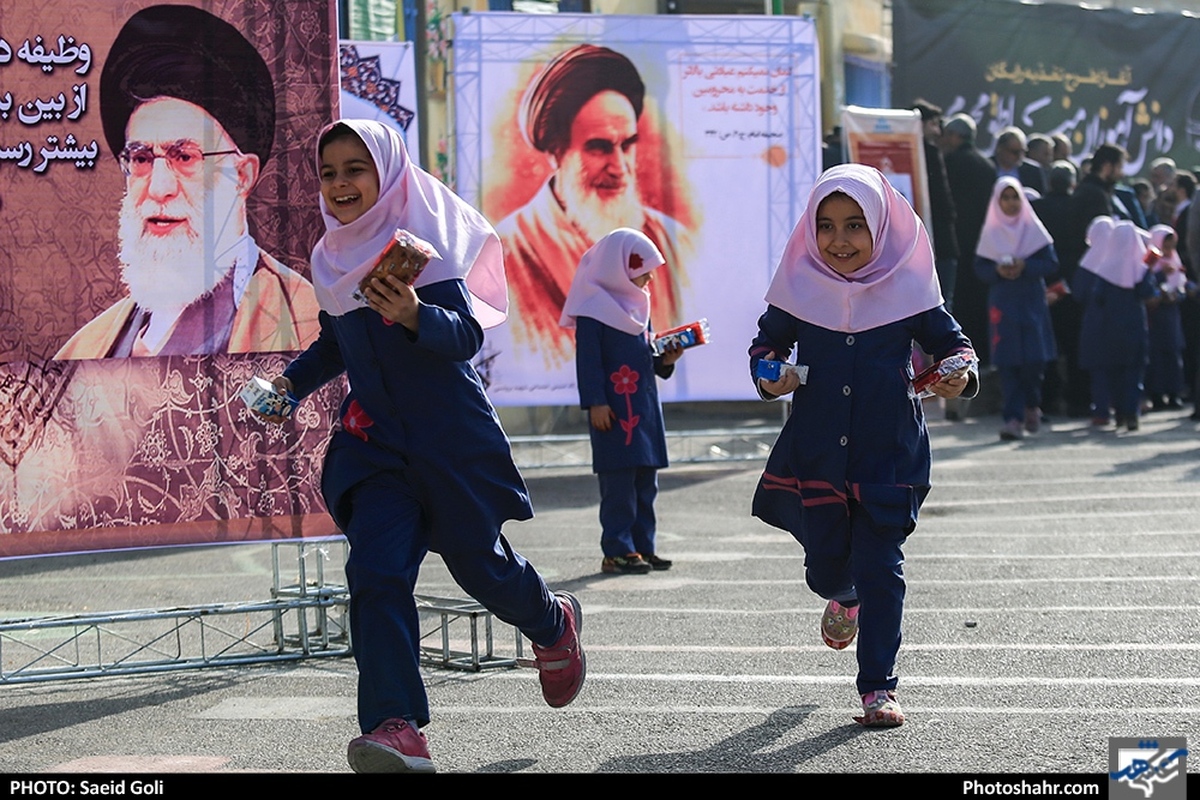 مدیریت شهری مشهد در آستانه ماه مهر، تمهیدات لازم را جهت تردد روان دانش آموزان و دانشجویان تدارک دیده است.