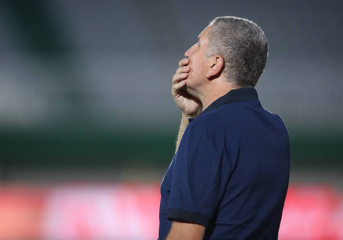 سرمربی پرسپولیس از خجالت جاسوس تیمش درآمد.