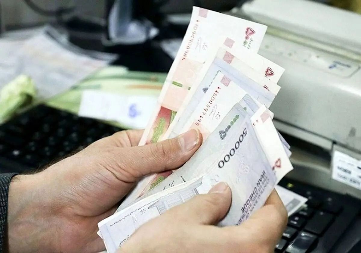 معاون پارلمانی رئیس جمهور گفت: پرداخت پول گندم‌کاران و حقوق بازنشستگان در اولویت کار دولت قرار دارد.