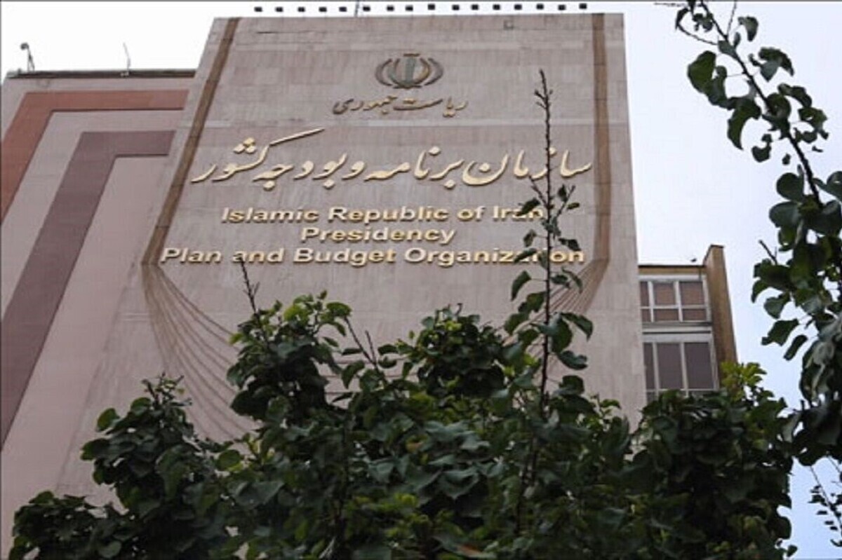 حمید پورمحمدی، رئیس سازمان برنامه و بودجه گفت: دولت از هفته آینده پرداخت مطالبات کشاورزان، معلم ها، بازنشستگان، و پرستاران را آغاز می‌کند.