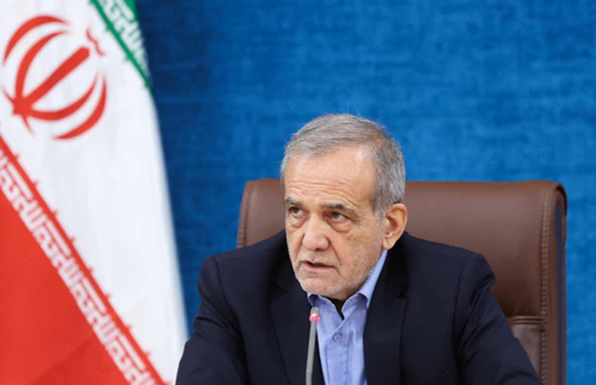 رئیس‌جمهور با بیان اینکه می‌توانیم با پیروی از سند چشم‌انداز بهترین شویم گفت: ما اگر دست به دست هم دهیم و مصمم شویم که می‌خواهیم کشورمان را بسازیم، حتماً آن را خواهیم ساخت.