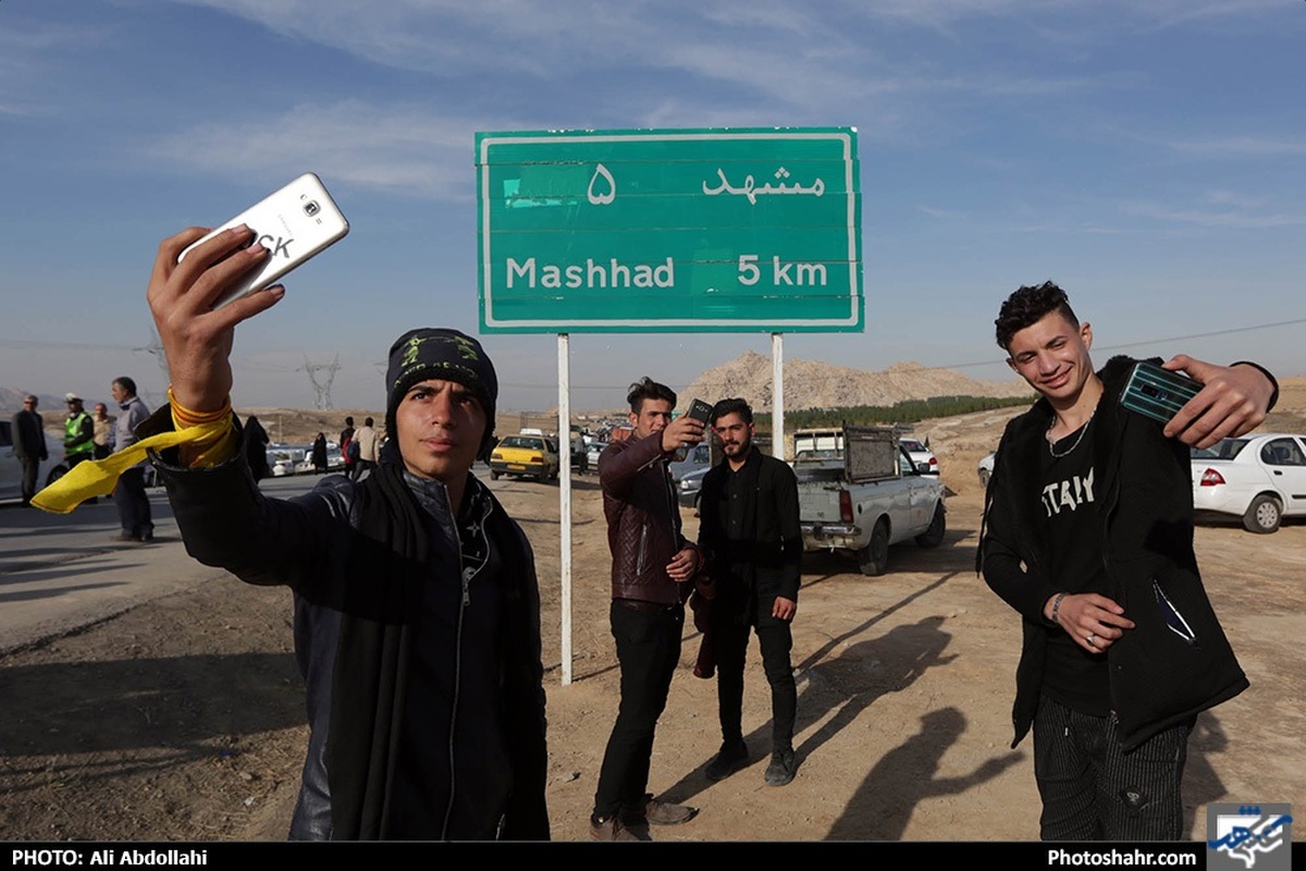 عضو گروه جهادی صراط الحمید بسیج دانشجویی دانشگاه علوم پزشکی مشهد اظهار کرد: در دهه پایانی ماه صفر دانشجویان و پزشکان بسیجی با استقرار در برخی از ایستگاه‌های سلامت، به زائران بارگاه منور رضوی خدمات ارائه می‌دهند.