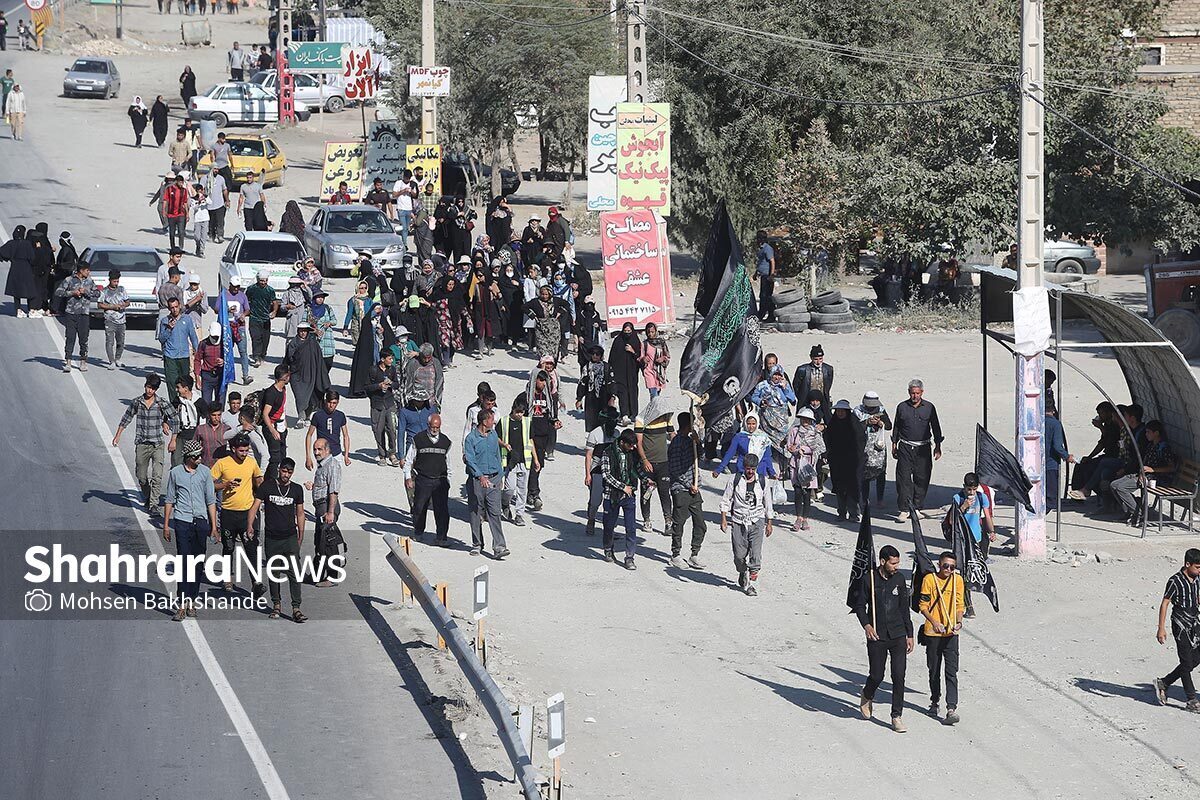 مدیر کل بهبود محیط زیست شهری شهرداری مشهد از تامین آب غیر شرب مواکب در مبادی ورودی شهر و محور‌های منتهی به حرم مطهر رضوی در دهه پایانی صفر با استفاده از ماشین‌آلات فضای سبز شهرداری مشهد خبر داد.