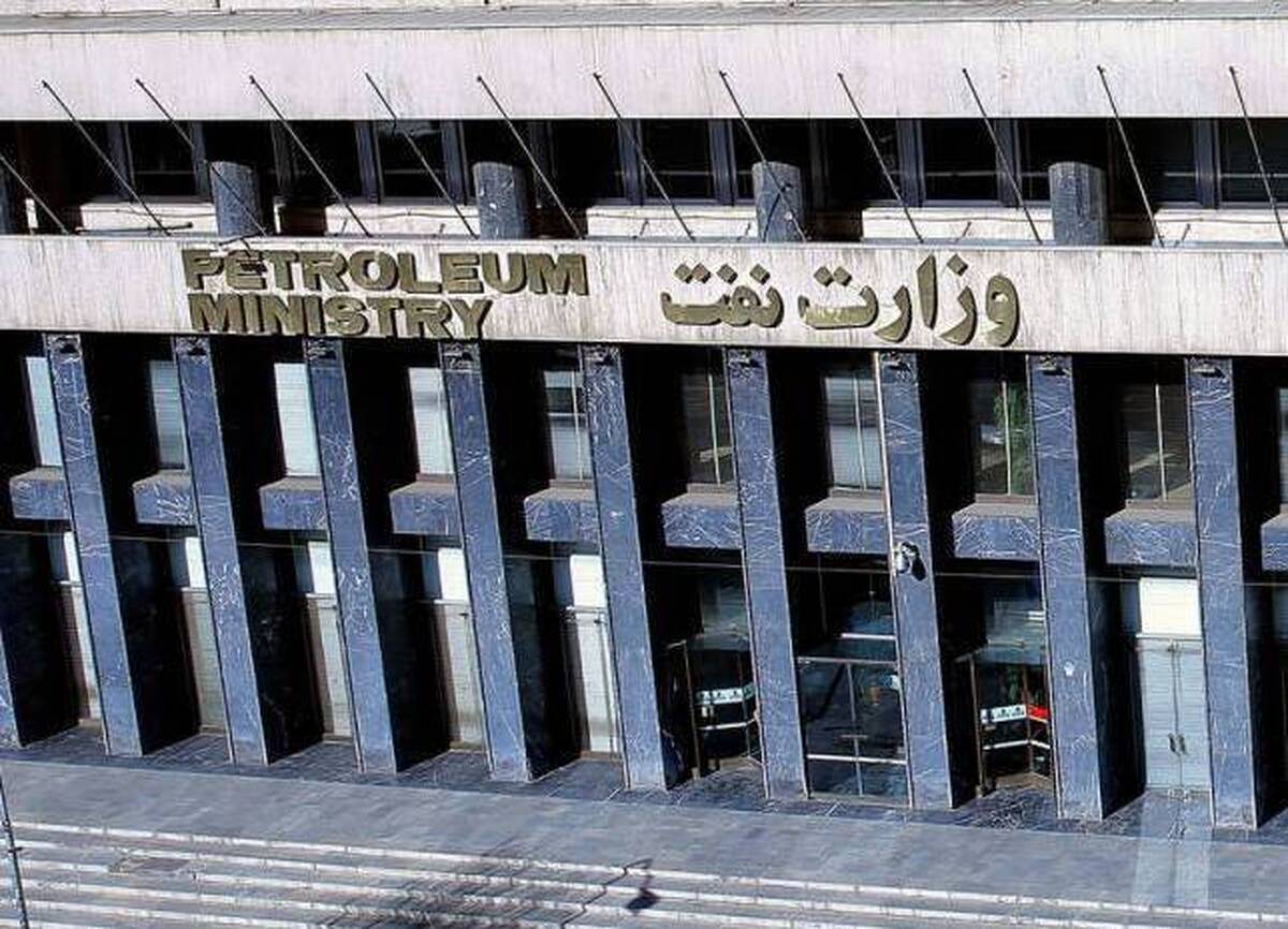 سرپرست دفتر وزارتی وزیر نفت از دستور وزیر برای لغو و توقف شکایت‌های انجام شده از رسانه‌ها، خبرنگاران و روزنامه‌نگاران خبر داد.