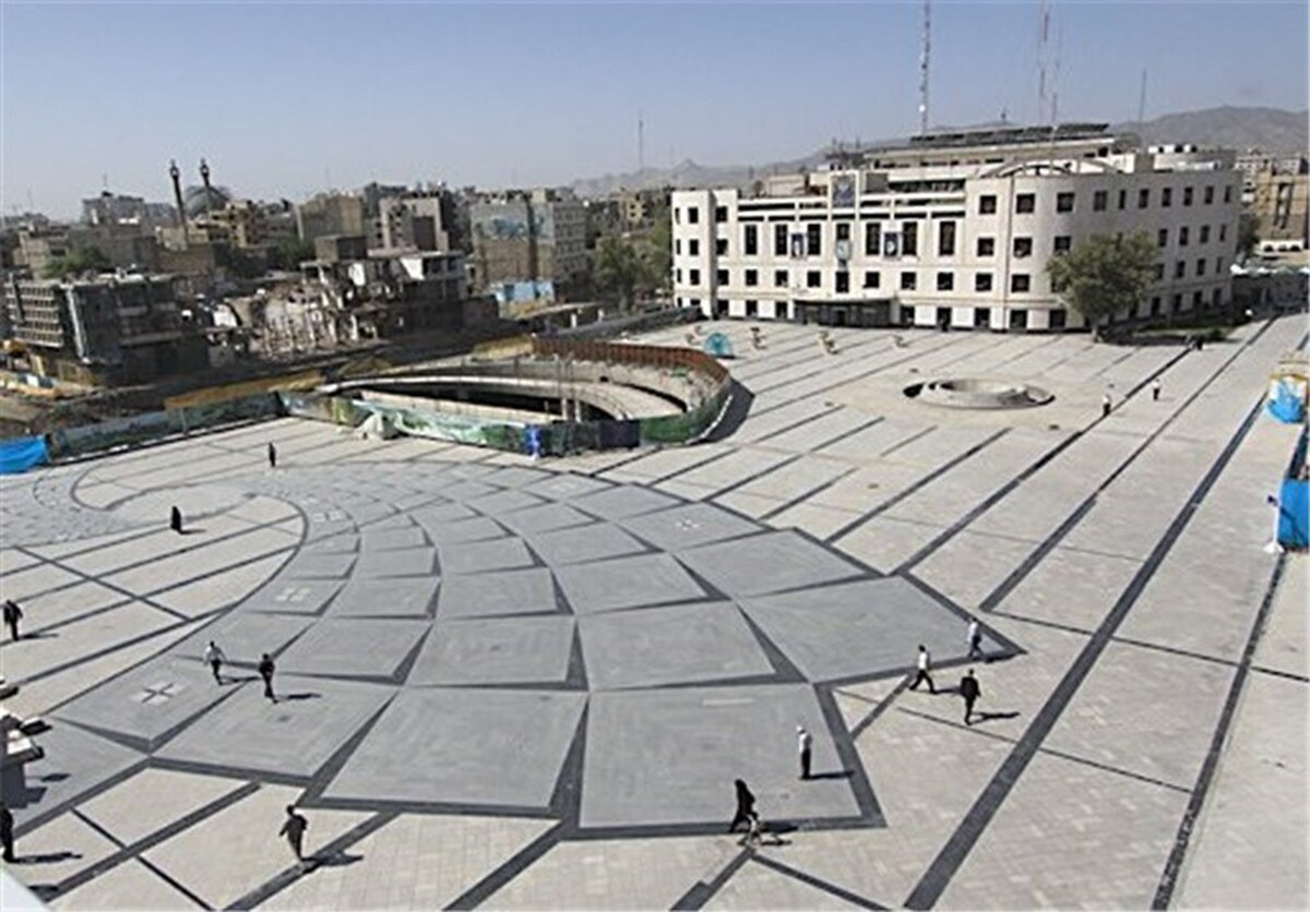 معاون فرهنگی‌هنری سازمان اجتماعی و فرهنگی شهرداری مشهد گفت: میدان شهدا، میدان آیینی شهر مشهد است که در دهه پایانی صفر، ویژه‌ترین رویدادهای آیینی در این مکان برگزار می‌شود.