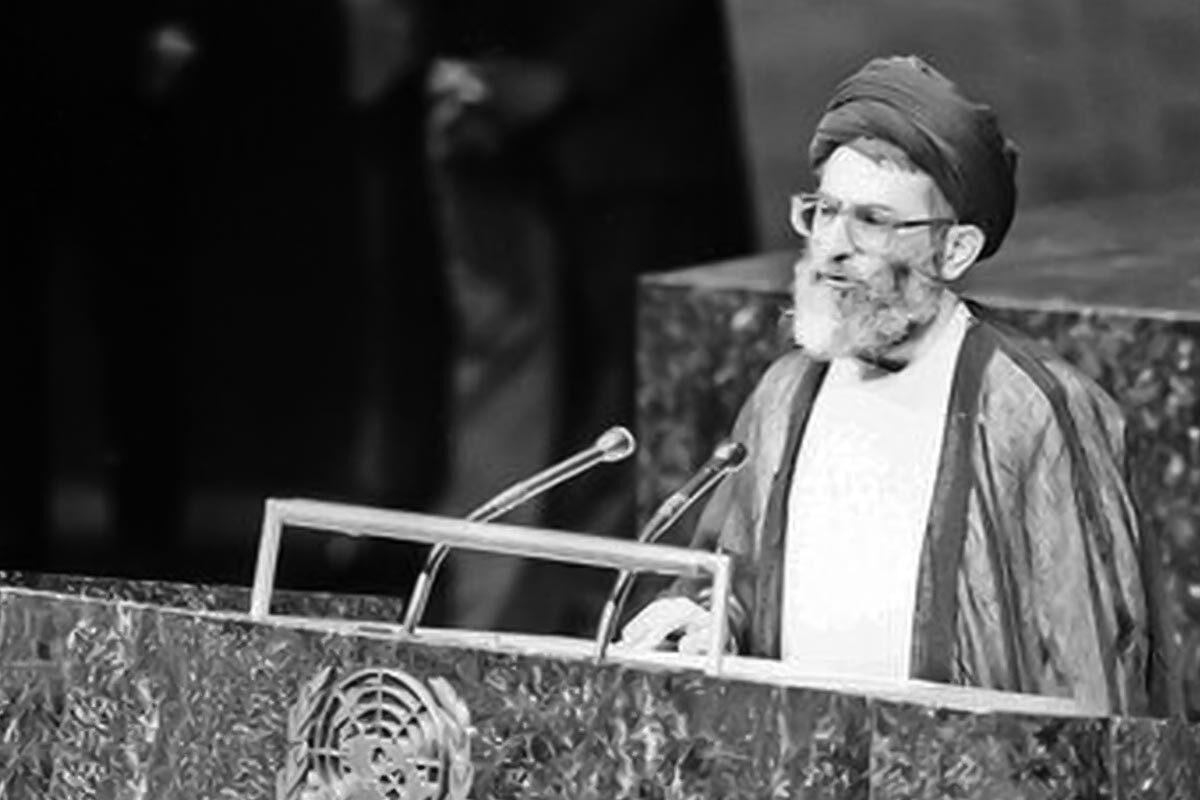 همزمان با برگزاری هفتاد و نهمین مجمع عمومی سازمان ملل، ویدئویی از سخنرانی حضرت آیت‌الله خامنه‌ای در چهل و دومین مجمع عمومی سازمان ملل در دوران ریاست جمهوری  ایشان بازنشر شد.