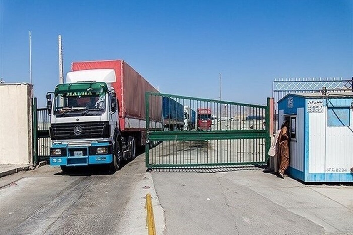 رئیس کمیسیون حمل‌و‌نقل، ترانزیت و امور مرزی اتاق بازرگانی، صنایع، معادن و کشاورزی خراسان رضوی گفت: در مسئله دوغارون و حل مشکلات این مرز، رویکرد باید ملی باشد و از نگرش به مسائل با رویکرد بومی پرهیز شود.