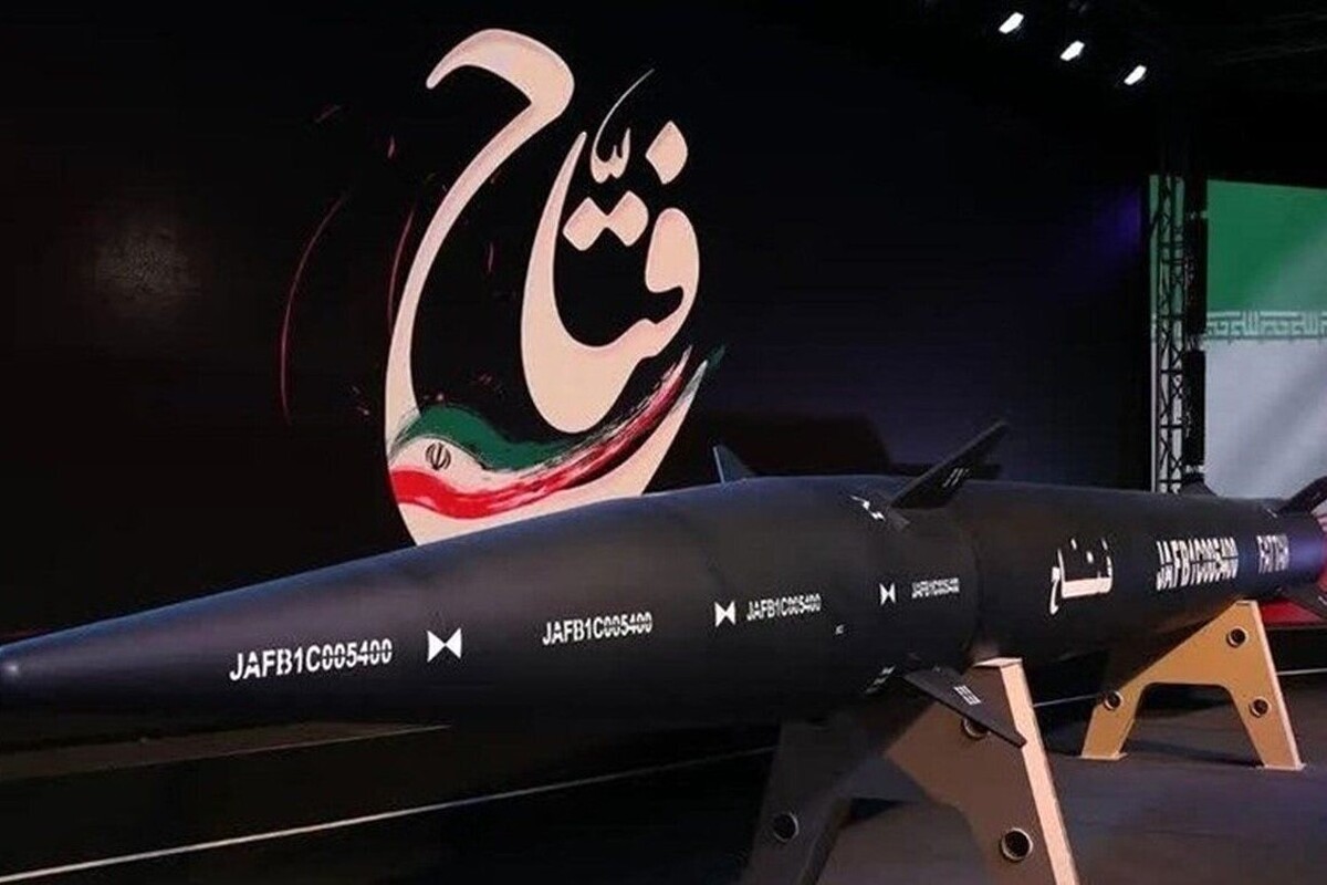 سپاه پاسداران برای نخستین بار با موشک‌های ابرفراصوت «فتاح» رادار سپر دفاع موشکی هدایت کننده موشک‌های آرو ۲ و ۳ را منهدم کرد.