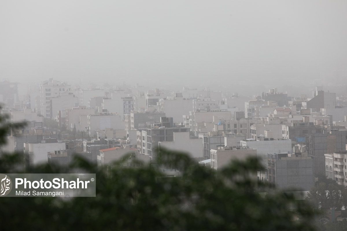 مدیر کل حفاظت محیط زیست خراسان رضوی گفت: کیفیت هوای کلانشهر مشهد برای چهارمین روز پیاپی در وضعیت هشدار آلودگی و شرایط ناسالم برای تنفس شهروندان قرار دارد.
