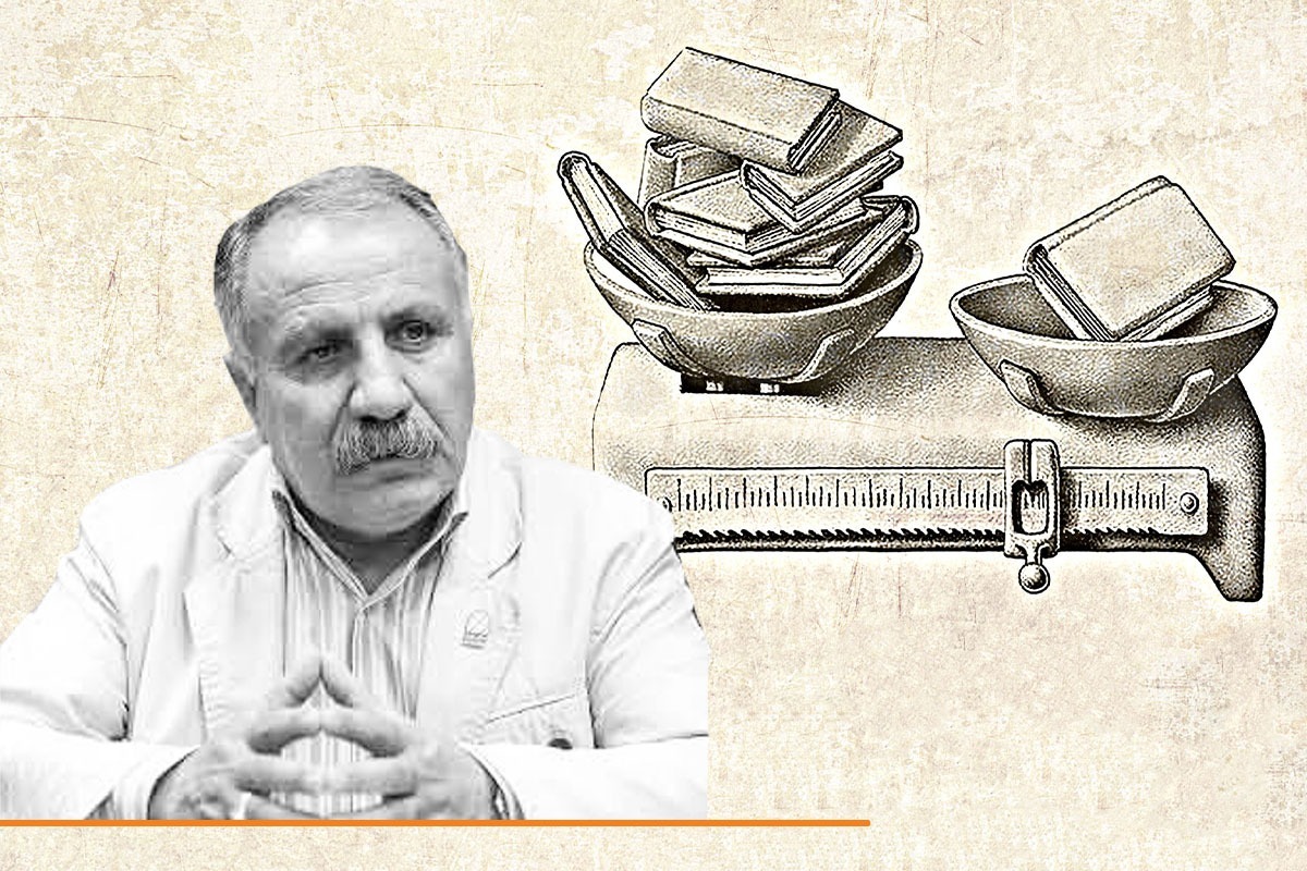 نسبت شعر و رسانه در نگاه اول روشن است و می‌شود به سادگی گفت «شعر یک رسانه است، چون می‌تواند مفاهیمی را از فرستنده پیام به گیرنده آن منتقل کند»، اما بررسی این نسبت و این رابطه شرح مفصل می‌طلبد.