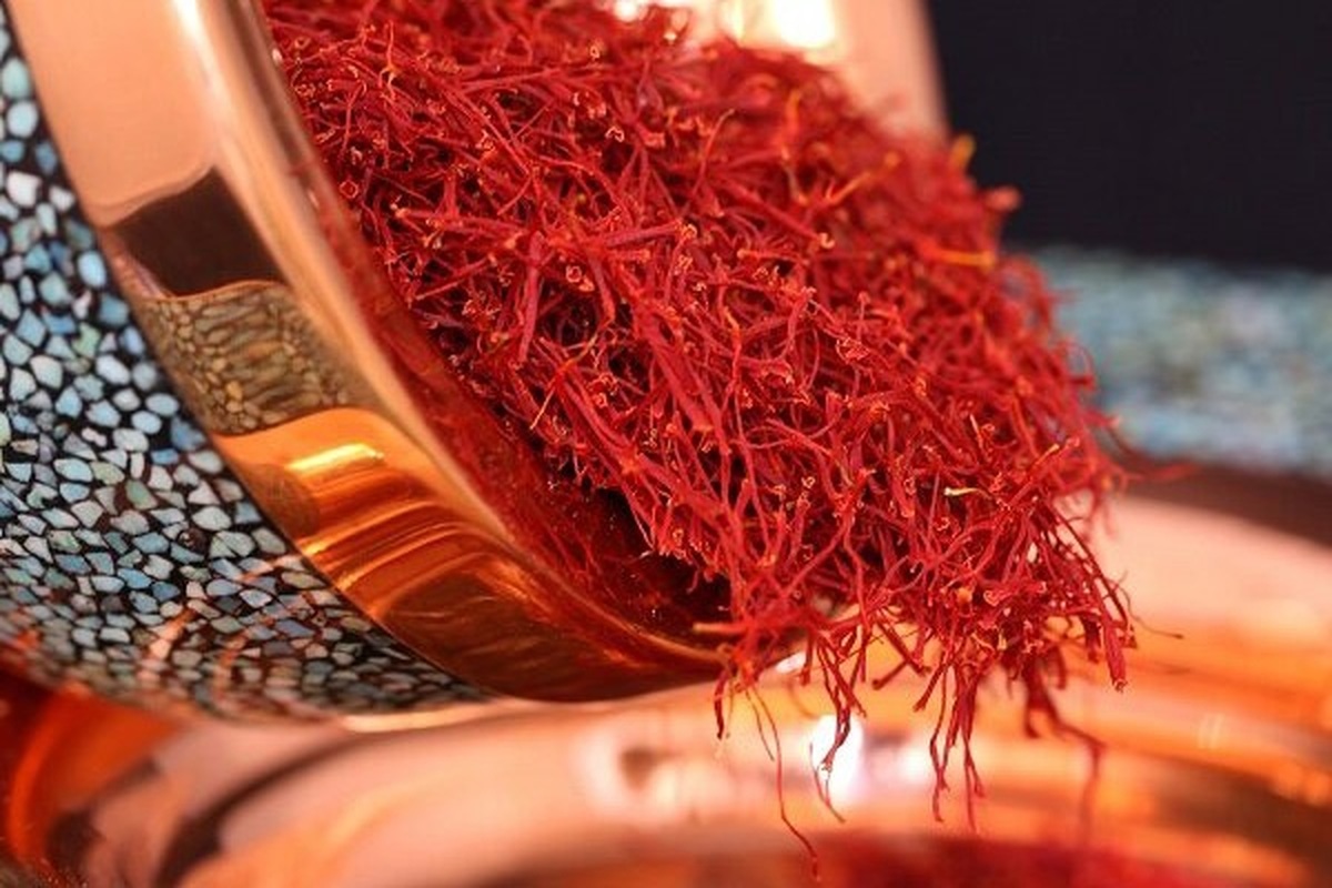 مدیر بازرسی و نظارت اصناف خراسان رضوی از توقیف بیش از ۲۰۰ هزار پاکت زعفران تقلبی در چاپخانه‌های مشهد خبر داد.