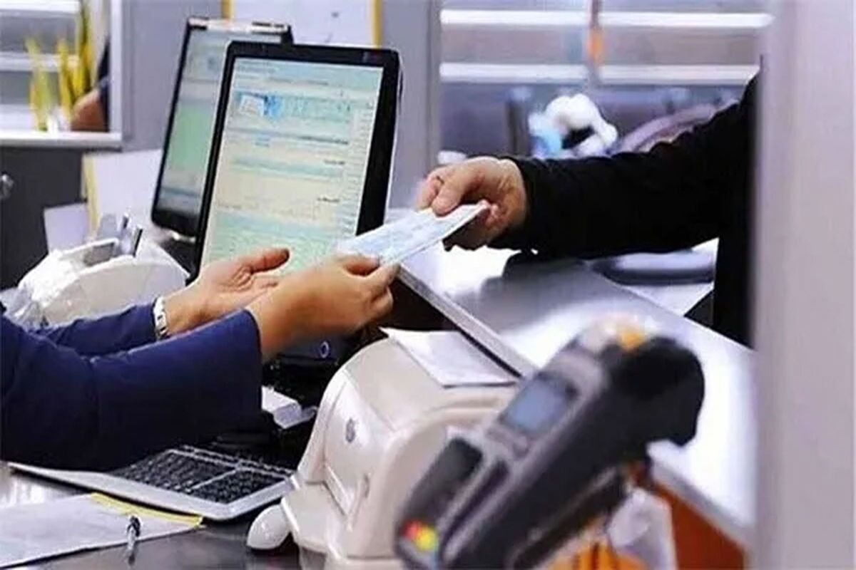 طرح تسهیلاتی امید رفاه، ویژه افرادی است که حقوق و مستمری خود را از بانک رفاه کارگران دریافت می‌کنند.