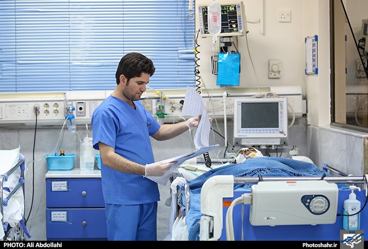 رئیس مجلس شورای اسلامی با تأکید بر لزوم اتخاذ تمهیداتی برای مقابله با کمبود دارو در نیمه دوم سال، گفت: دولت علاوه بر پرداخت مابقی طلب گندم‌کاران، باید نسبت‌به پرداخت بموقع حقوق پرستاران اقدام کرده و قانون متناسب‌سازی حقوق بازنشستگان را به‌درستی اجرا کند.