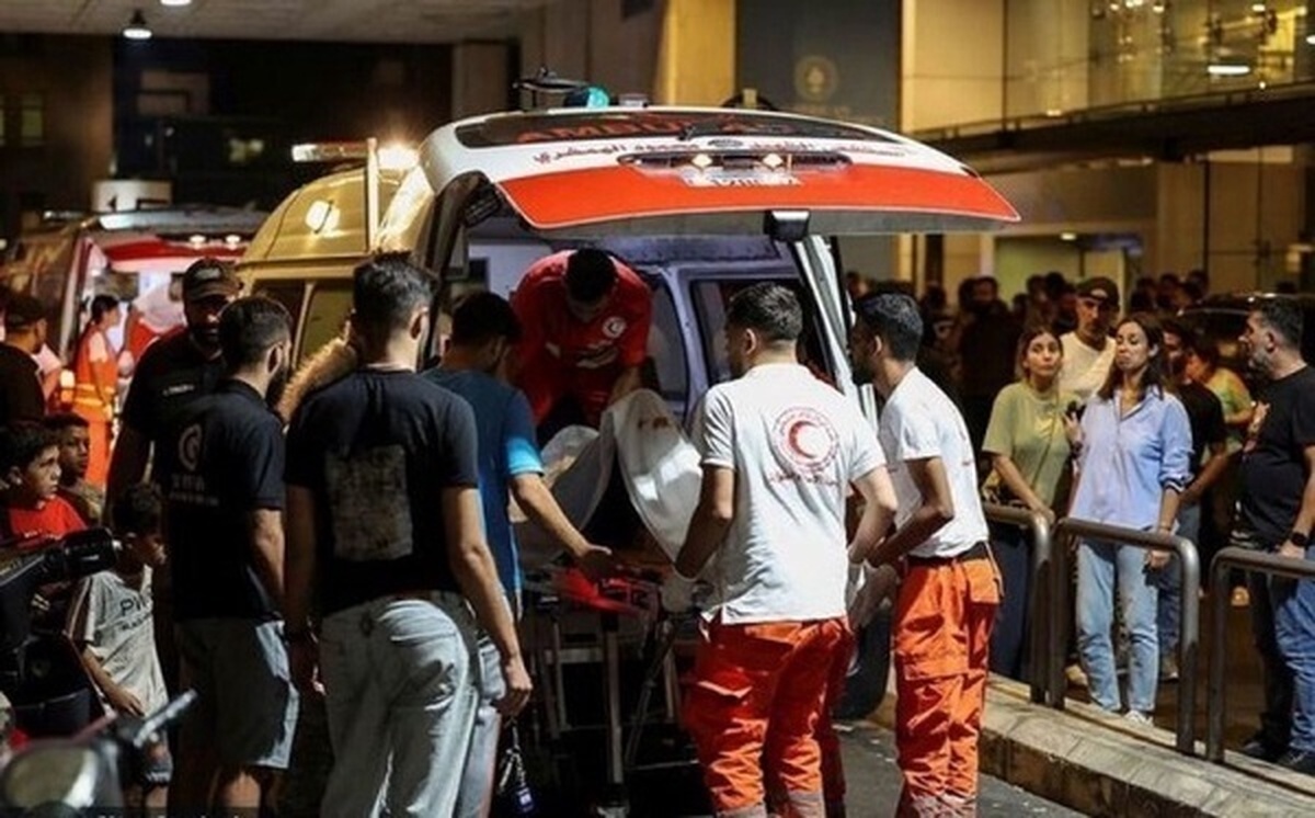 رئیس جمعیت هلال‌‌احمر جمهوری اسلامی: در دو روز گذشته، حداقل ۱۱ امدادگر در حملات صهیونیست‌ها به لبنان شهید شده‌اند