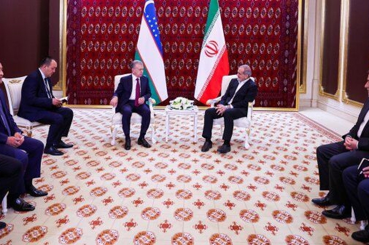 رئیس جمهور ضمن دعوت از رئیس جمهور ازبکستان برای سفر به تهران گفت: ظرفیت‌های ایران در حوزه‌های علمی و صنعتی می‌تواند محور اصلی توسعه همکاری‌های مشترک باشد.