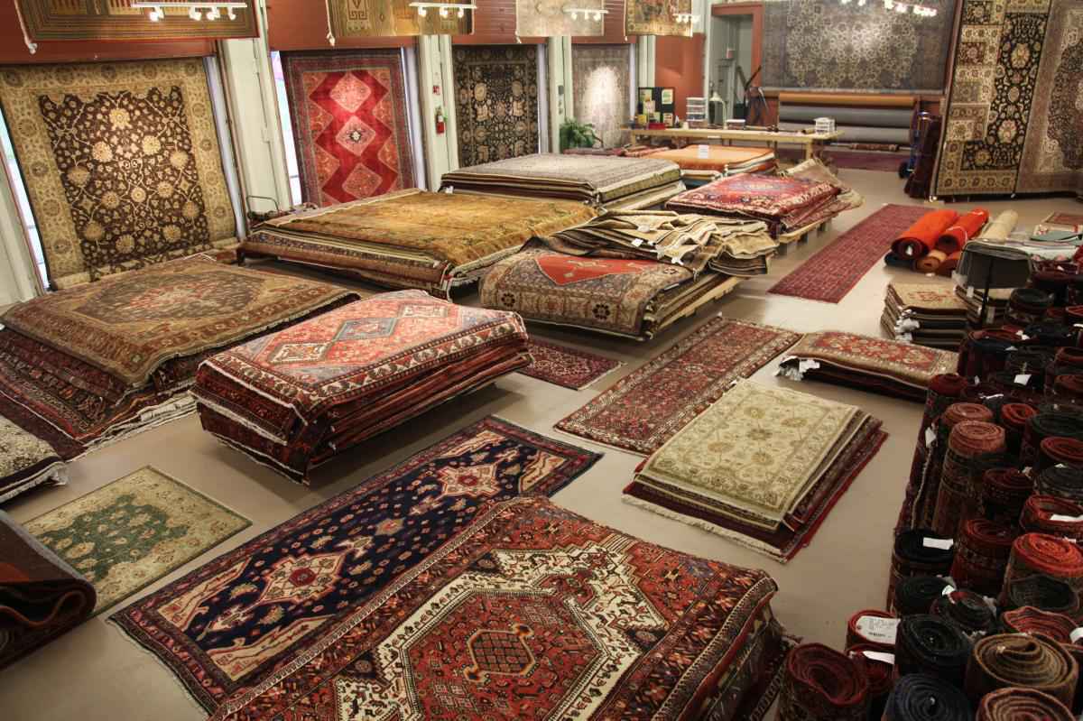 رئیس اتحادیه تولیدکنندگان فرش ماشینی گفت: فرش ماشینی ایرانی به دلیل کیفیت، طرح و نقشه، از استرالیا تا آمریکا خریدار دارد.