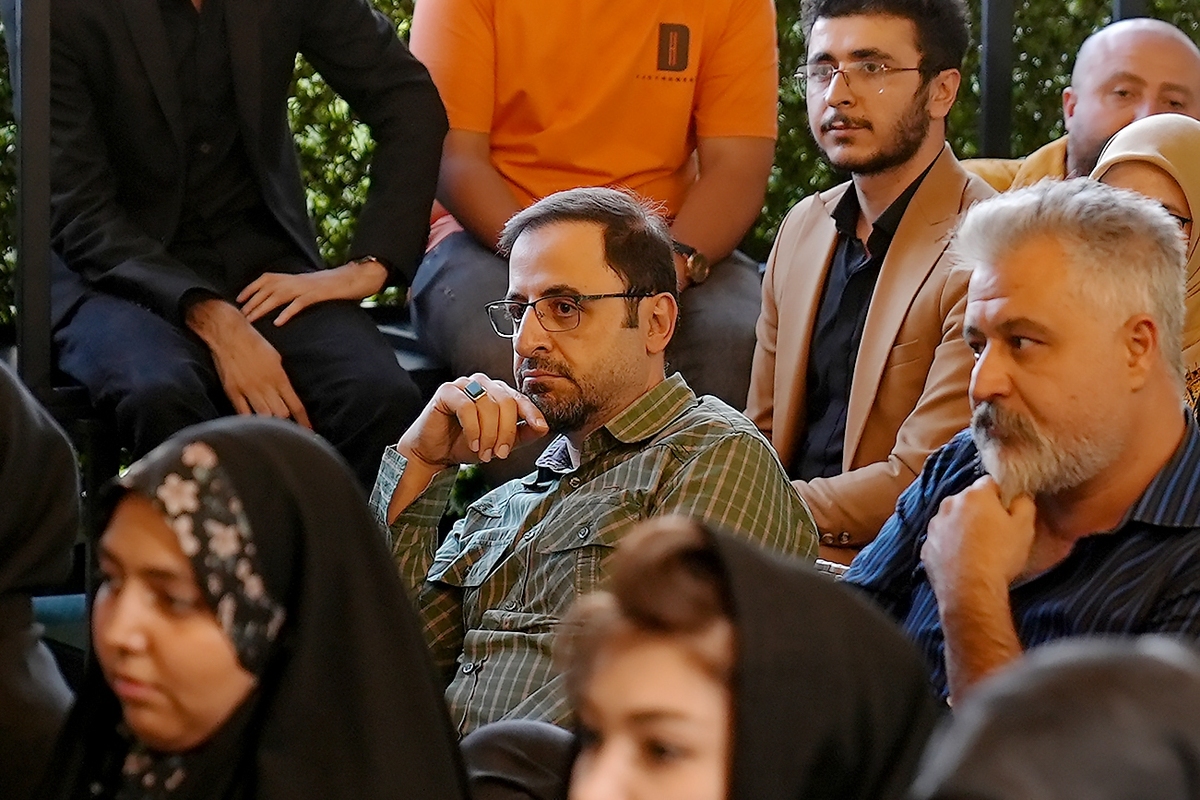 غزلسرای نام آشنای ایرانی با بیان اینکه مردم و فرهنگ افغانستان نیازمند تعریف دقیق‌تری برای ایرانیان است گفت: مرزی که در روزگار آخر زمان شکل می‌گیرد، حتما یک مرز انسانی است.