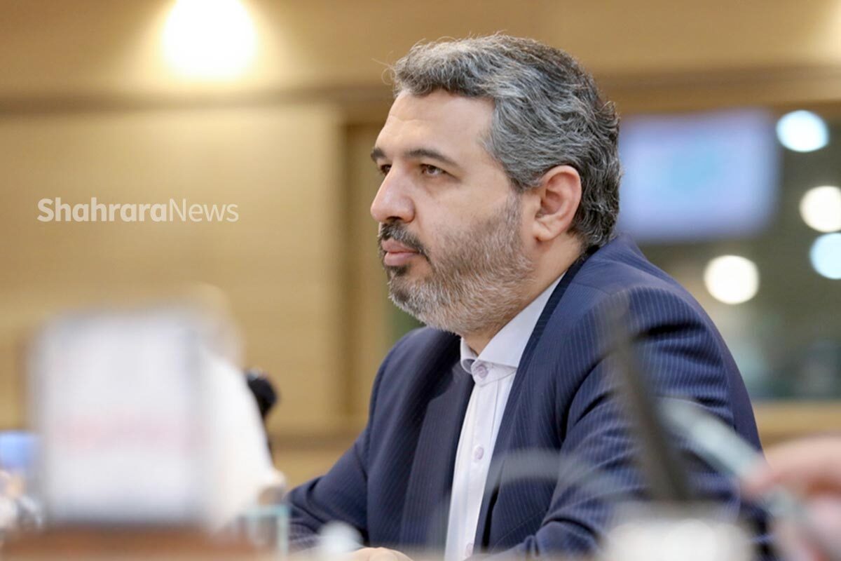 نایب‌رئیس کمیسیون عمران، حمل‌ونقل و ترافیک شورای اسلامی مشهد بر تقویت نماد‌های زیارتی در مشهد تاکید کرد.