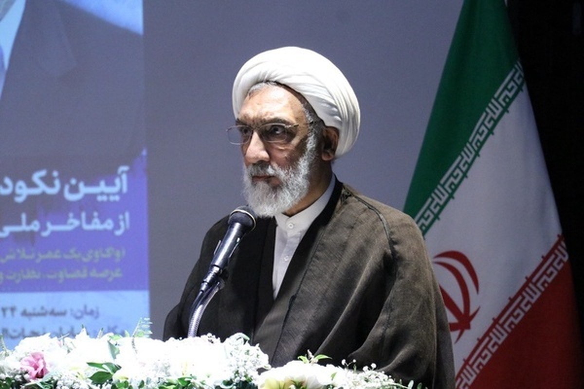 دبیرکل جامعه روحانیت مبارز گفت: خسارت بزرگی برای کشور است که مسئولان به میدان‌های بزرگ وارد نمی‌شوند و از این امر هراس دارند. ما باید به این میدان‌های بزرگ وارد شویم و ترسی به خود راه ندهیم.