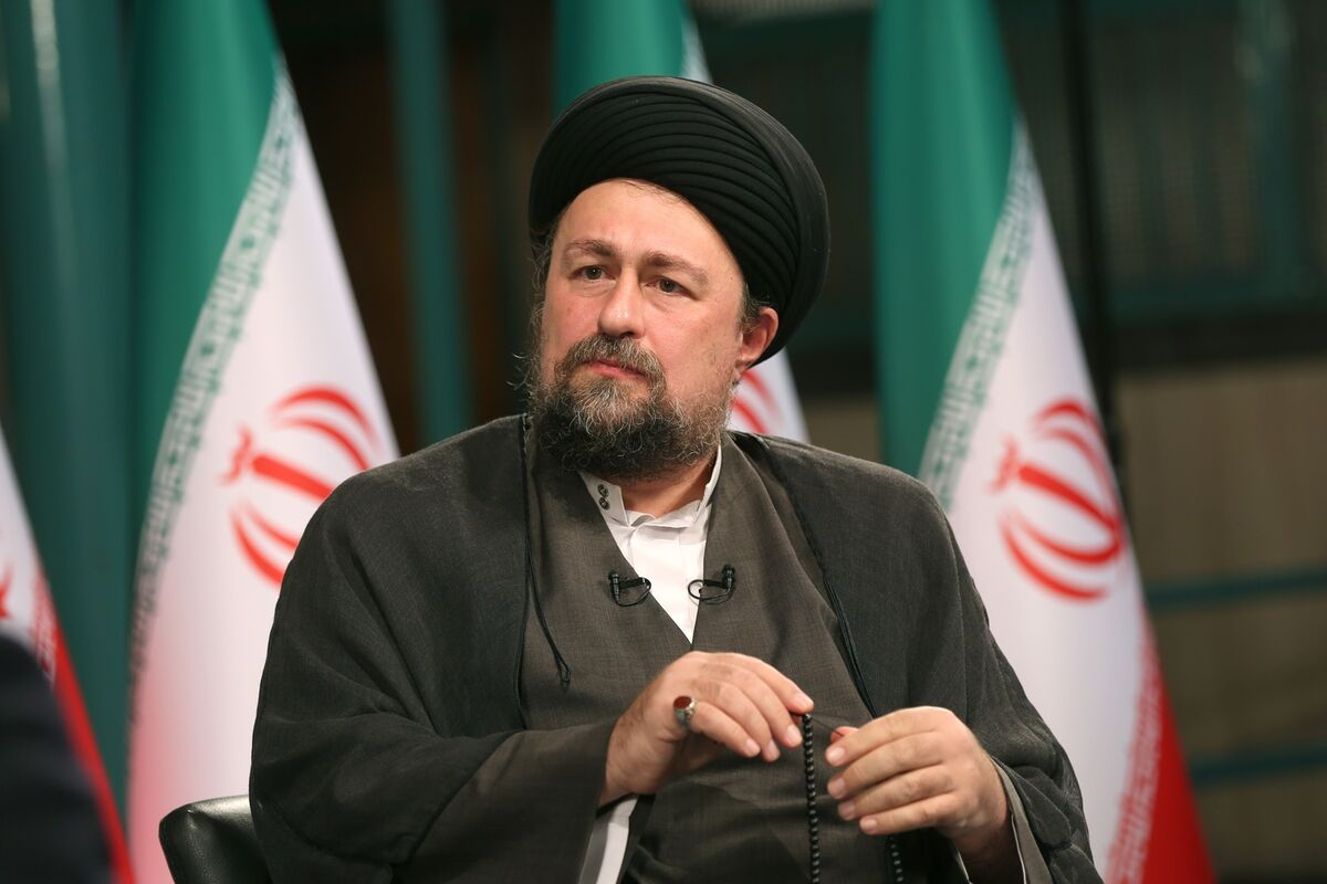 حجت الاسلام و المسلمین سیدحسن خمینی در پیامی به مناسبت شهادت یحیی سنوار تاکید کرد: یحیی سنوار شهید شد و به دیگر رهبران مقاومت پیوست، اما آرمان او و مجاهدت بی بدیل او در لالایی مادران نوزادان فلسطینی، در سروده‌های شاعران، در داستان‌های نویسندگان، در نقاشی‌های هنرمندان و تصاویر رسانه‌ها جاوید و پرتکرار خواهد ماند. بی‌شک اشغالگری پایان می‌یابد و اشغالگران به آخر خط خواهند رسید.