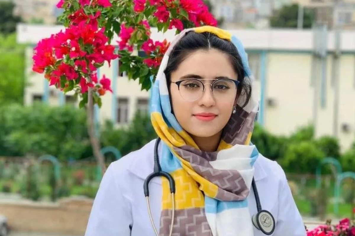 نورویژه احمدی، پزشکی که پس از تسلط طالبان راهی انگلستان شد، عضویت شورای عمومی پزشکی این کشور را به‌دست آورد.
