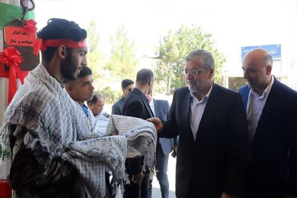 آیین نواختن زنگ ایثار و شهادت در مدارس استثنایی استان خراسان رضوی با حضور شهردار مشهد مقدس و جمعی از مدیران استانی در محل هنرستان شبانه‌روزی تنباکوچی مشهد، برگزار شد.
