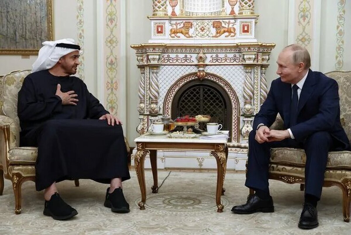 رئیس‌جمهور روسیه در جریان سفر رئیس امارات به مسکو، با او دیدار کرد و ضمن تشکر به دلیل میانجیگری در مبادله زندانیان جنگ اوکراین، گفت که روابط روسیه و امارات به منزله یک «مشارکت راهبردی» است.