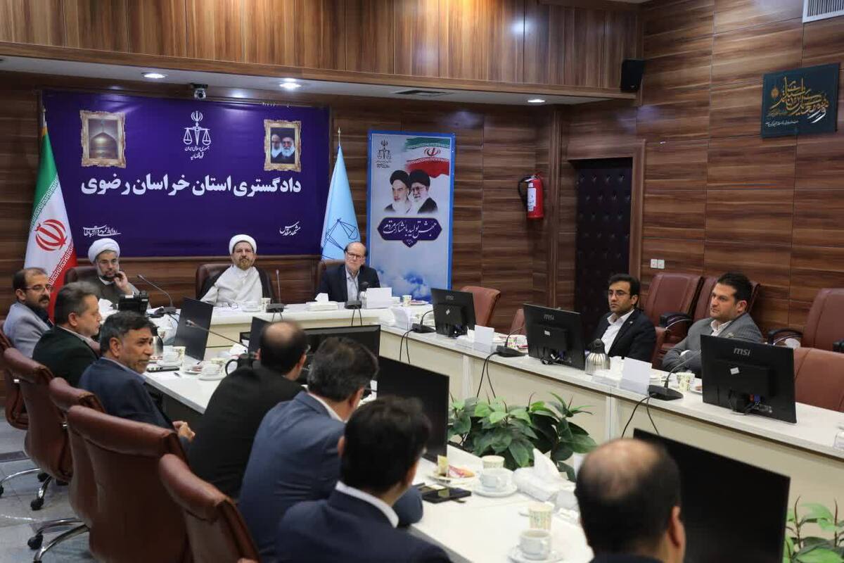 اعضای شورای هماهنگی بیمه‌های استان خراسان رضوی با حجت الاسلام والمسلمین زرندی، رئیس کل دادگستری خراسان رضوی دیدار و گفتگو کردند.