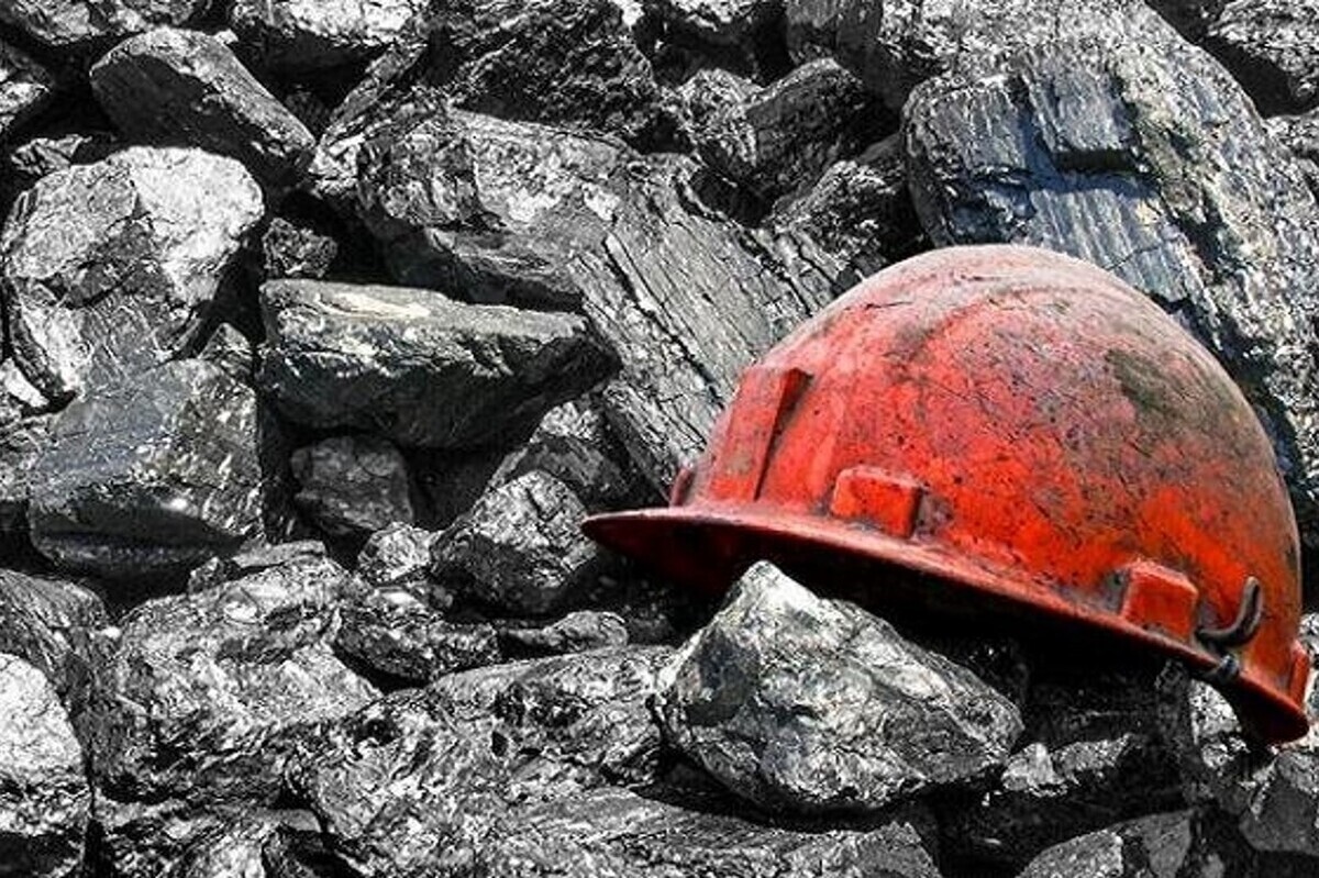 در فوتی‌های حادثه دردناک معدنجو طبس نام «فرهاد پیرزاد» از قوچان که یک جوان نخبه بوده است به چشم می‌خورد.