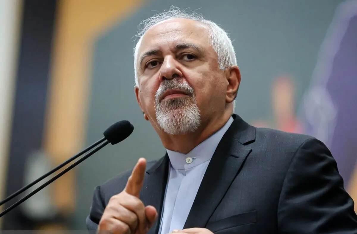 معاون راهبردی رئیس‌جمهور با تأکید بر اینکه حزب‌الله توانایی دفاع از خود را دارد اما تاکنون خویشتن‌داری کرده است، گفت: این، وظیفه جامعه بین‌الملل است که پیش از آنکه حزب‌الله مجبور به دفاع از خود شود، دخالت کند؛ زیرا ممکن است کنترل اوضاع از دست خارج شود.