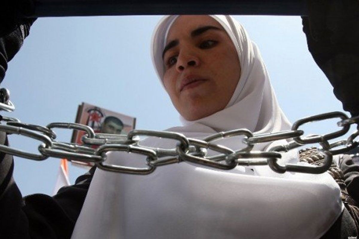 یک بانوی فعال فلسطینی به اوضاع دشوار اسیران زن در زندان‌های رژیم صهیونیستی اشاره کرد.