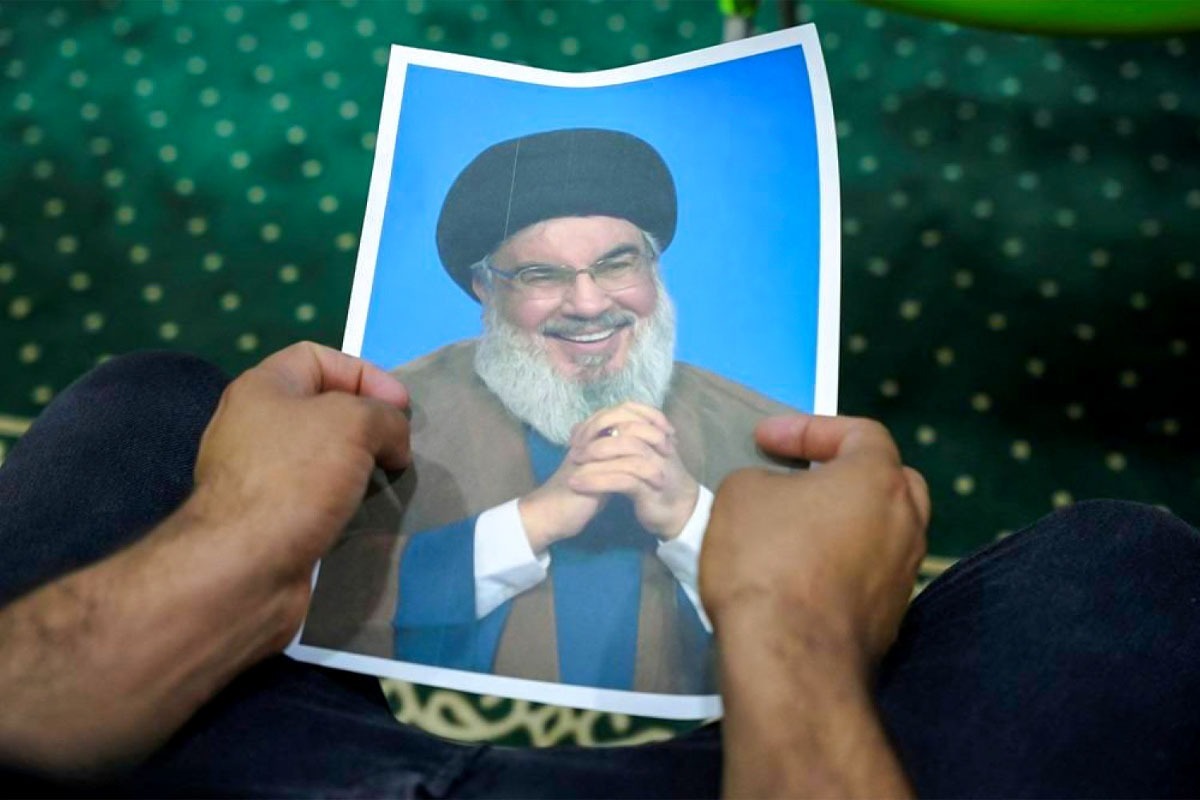 علی محمد مؤدب و اباصلت رضوانی و رضا رحیمی عنبران و سیدمصطفی حسینی راد از جمله شاعرانی هستند که با سرودن شعر به شهادت سیدحسن نصرالله واکنش نشان دادند.
